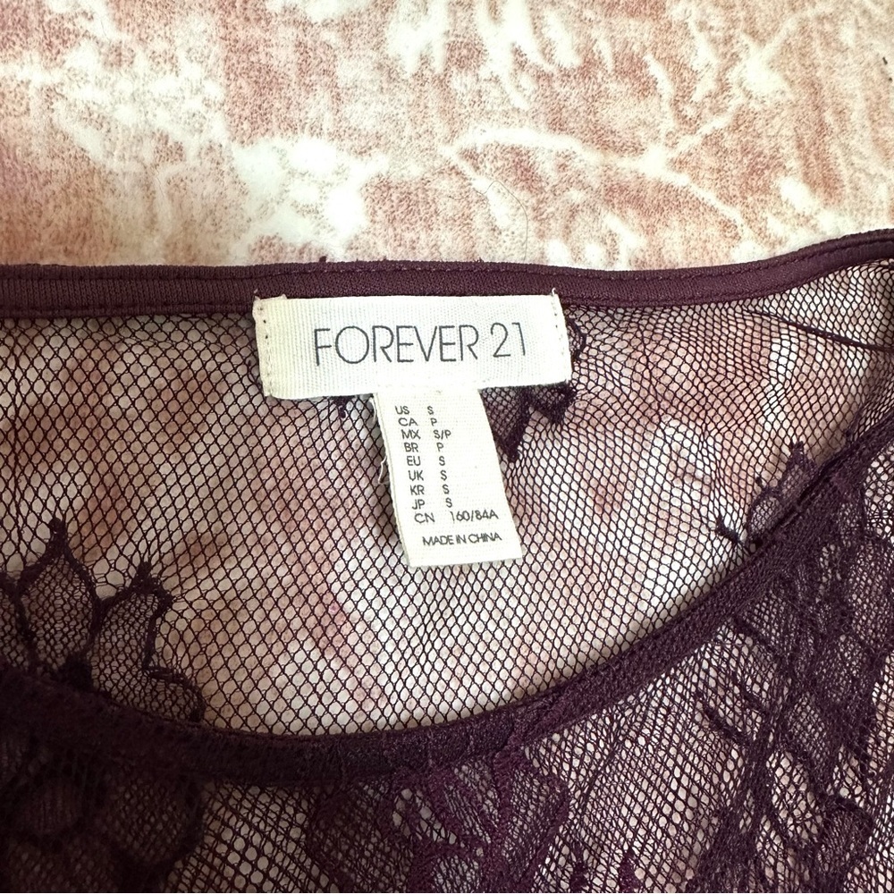 Sheer🪻Cropped Lace Purple Top - Picture 4 of 6